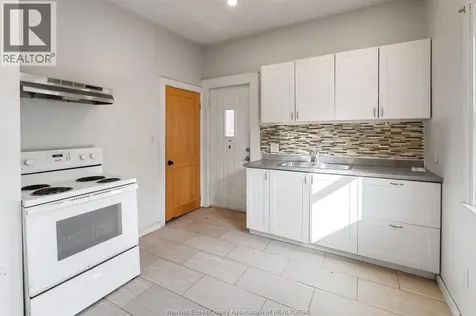 458-460 Wahketa Street Windsor ON N8X 1B6