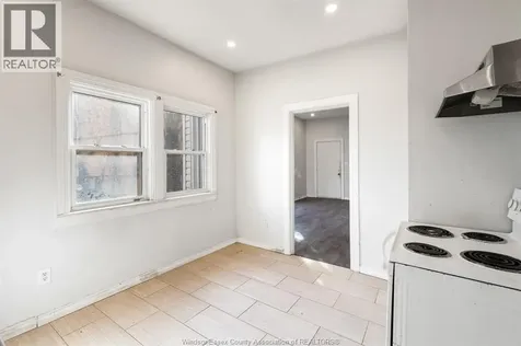458-460 Wahketa Street Windsor ON N8X 1B6
