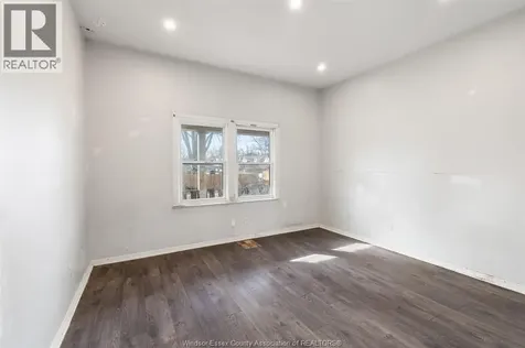 458-460 Wahketa Street Windsor ON N8X 1B6