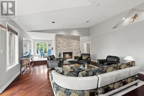 6 Marchbrook Circle Ottawa ON K2W 1A1