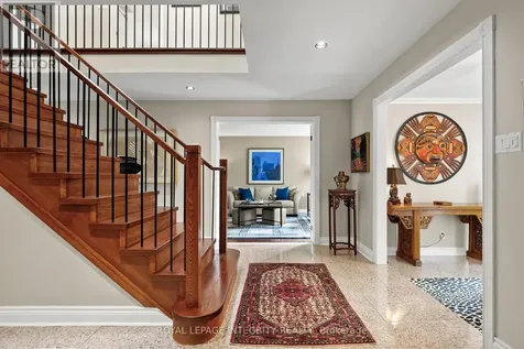 6 Marchbrook Circle Ottawa ON K2W 1A1