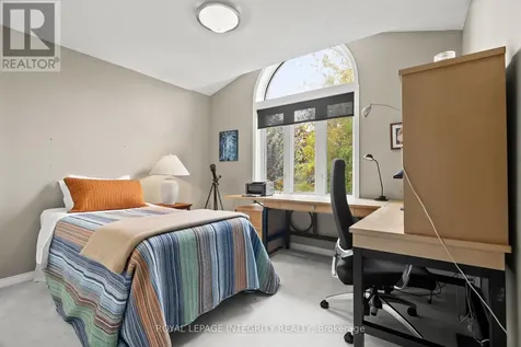 6 Marchbrook Circle Ottawa ON K2W 1A1