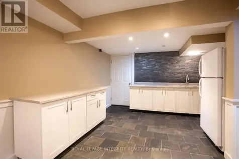 6 Marchbrook Circle Ottawa ON K2W 1A1
