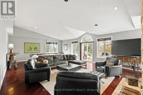 6 Marchbrook Circle Ottawa ON K2W 1A1