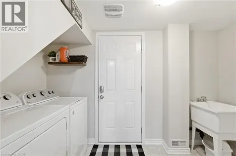 230 Avonsyde Boulevard Waterdown ON L8B 1T9