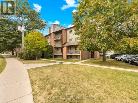 30 Hickory Street East Waterloo ON N2J 4L4