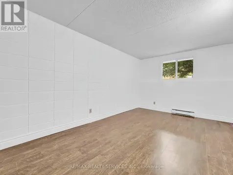 30 Hickory Street East Waterloo ON N2J 4L4