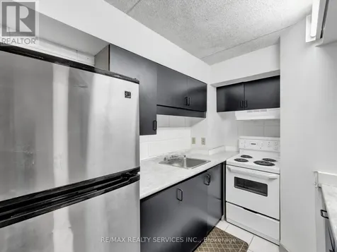 30 Hickory Street East Waterloo ON N2J 4L4