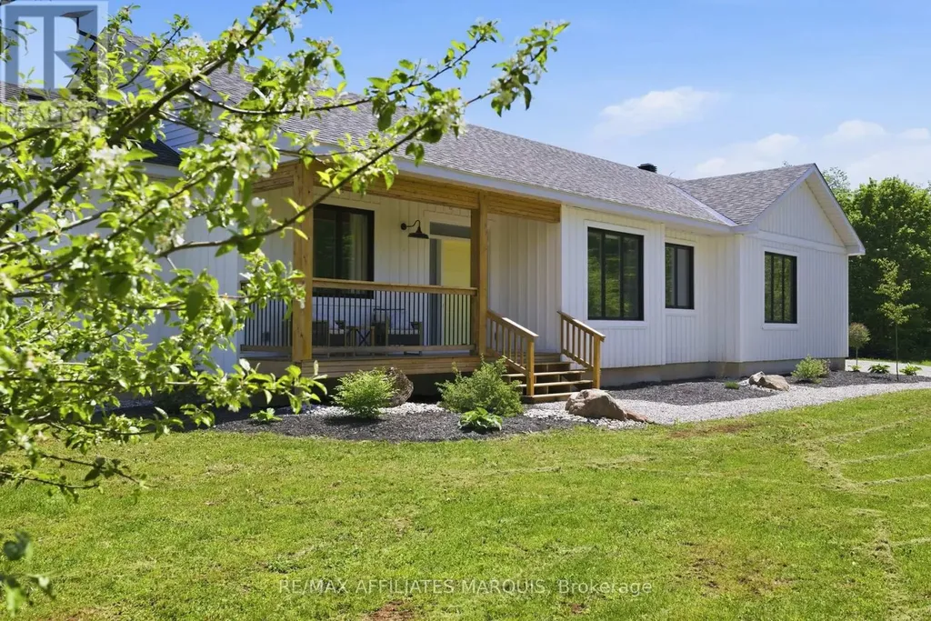 4421M Old Kingston Road Rideau Lakes ON K0G 1V0