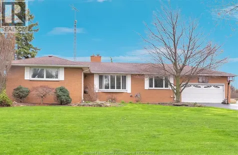 54 Mersea Road 12 Leamington ON N8H 3V7