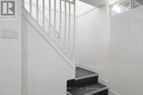 115 Uplands Drive Kitchener ON N2M 4X3
