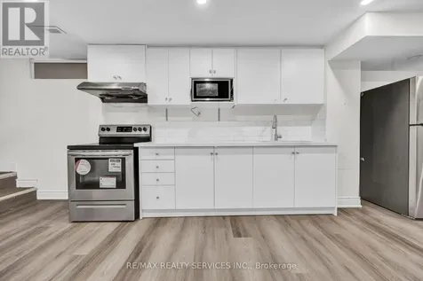 115 Uplands Drive Kitchener ON N2M 4X3