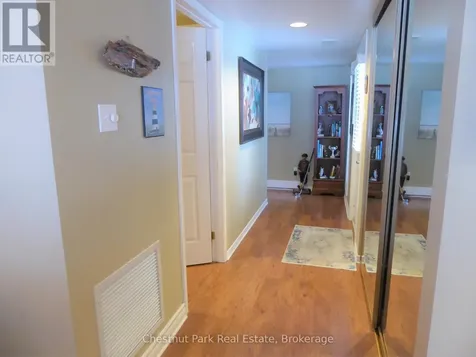 906 Cedar Pointe Court Collingwood ON L9Y 5C7