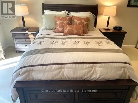 906 Cedar Pointe Court Collingwood ON L9Y 5C7