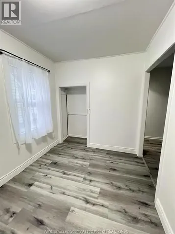 1058 California Windsor ON N9B 2Z7