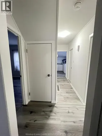1058 California Windsor ON N9B 2Z7