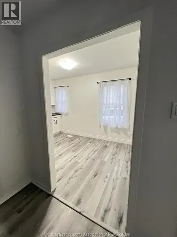 1058 California Windsor ON N9B 2Z7