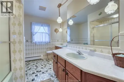 194 Riverside Road Lakeshore ON N0R 1A0