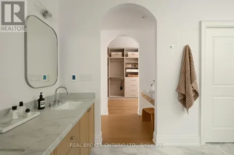 16 Glenshaw Crescent Toronto (o'connor-parkview) ON M4B 2C9