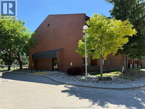 975 Grand Avenue West Chatham ON N7L 4Z6