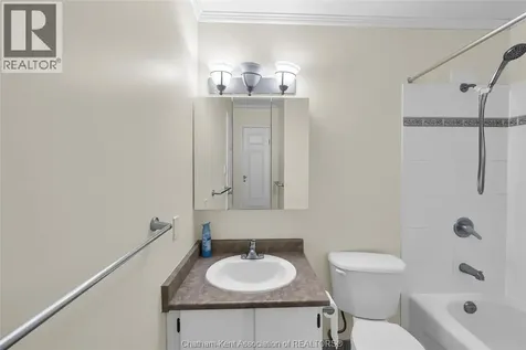 975 Grand Avenue West Chatham ON N7L 4Z6