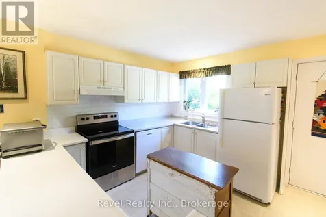 145 Fairway Crescent Collingwood ON L9Y 5B4