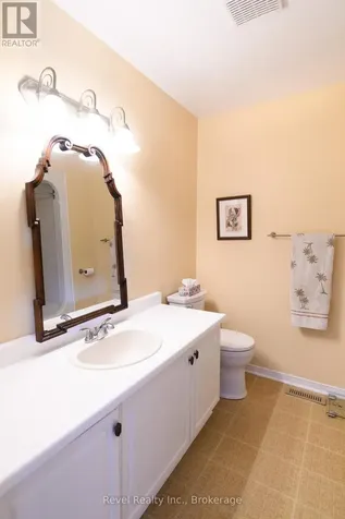 145 Fairway Crescent Collingwood ON L9Y 5B4