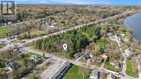 942 Cameron Street Ottawa ON K4C 1C6