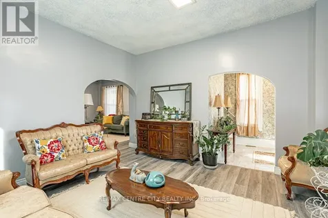 52 Princess Avenue St. Thomas ON N5R 2V7