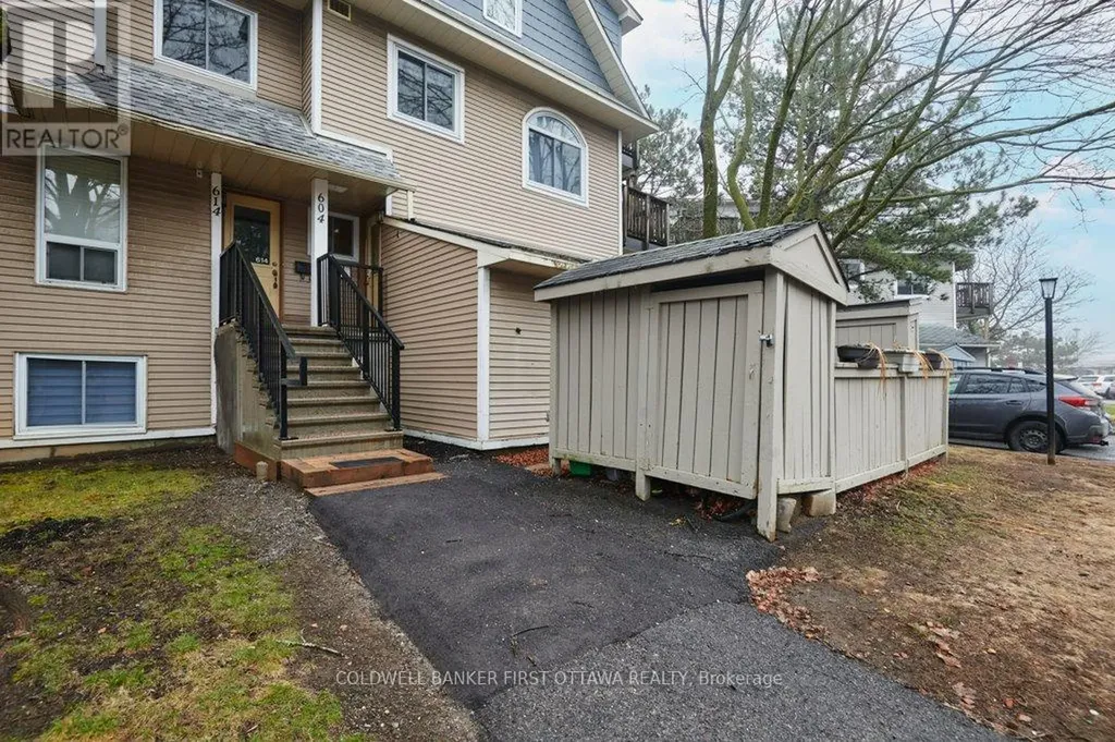 604 Tanguay Court Ottawa ON K2L 3X3