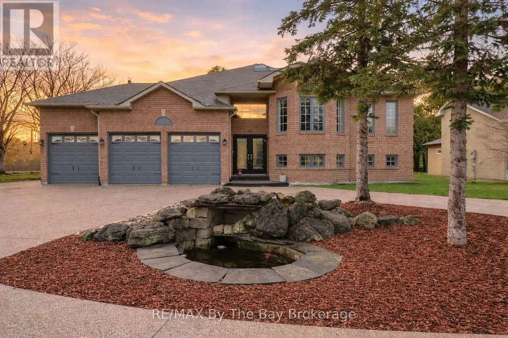 70 Fairway Crescent Wasaga Beach ON L9Z 1B8