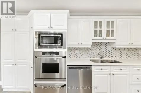 70 Fairway Crescent Wasaga Beach ON L9Z 1B8