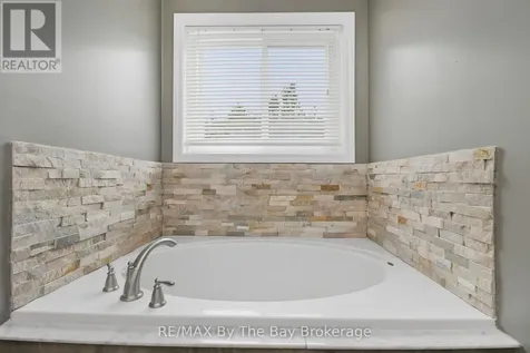 70 Fairway Crescent Wasaga Beach ON L9Z 1B8