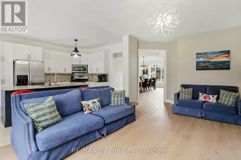 10 Basswood Drive Wasaga Beach ON L9Z 0A9
