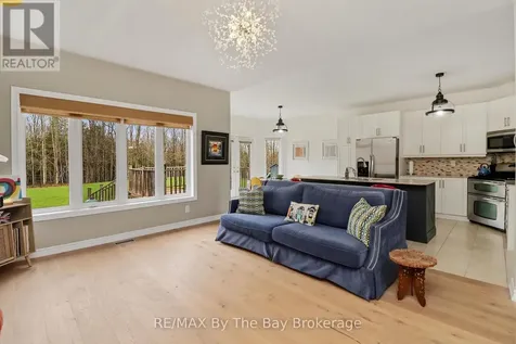 10 Basswood Drive Wasaga Beach ON L9Z 0A9