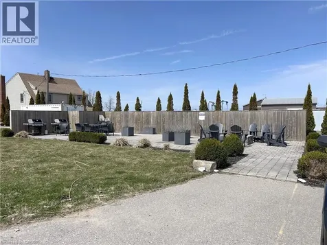 12 Erie Boulevard Long Point ON N0E 1M0