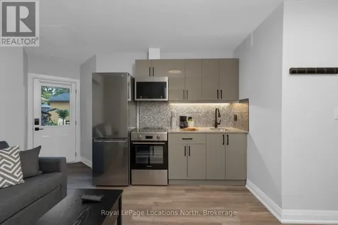 148 Mosley Street Wasaga Beach ON L9Z 2K1