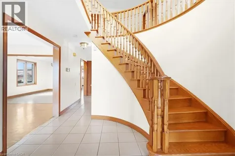 18 Marcel Place Hamilton ON L9B 1W3