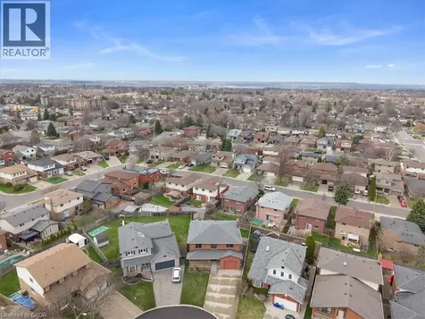 18 Marcel Place Hamilton ON L9B 1W3