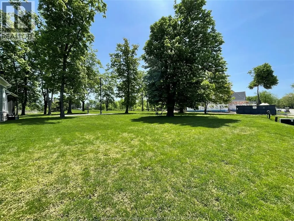 329 Crystal Bay Drive Amherstburg ON N9V 4A7