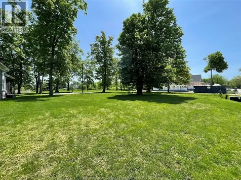 329 Crystal Bay Drive Amherstburg ON N9V 4A7