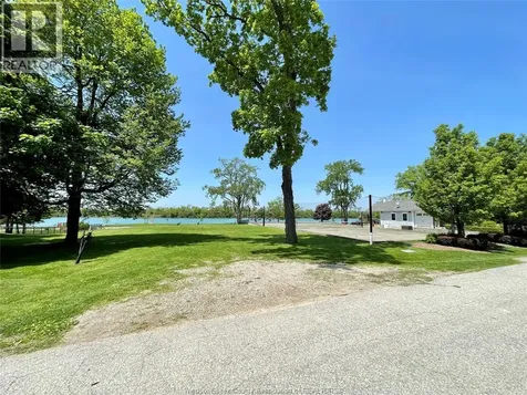 329 Crystal Bay Drive Amherstburg ON N9V 4A7