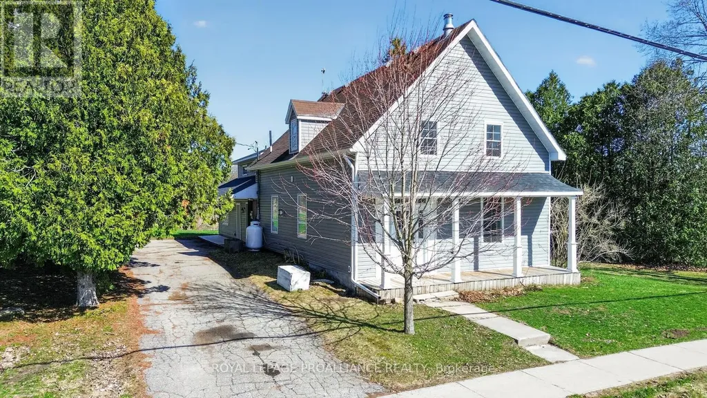 13 King Street Rideau Lakes ON K0E 1G0