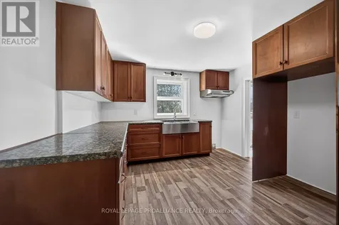 13 King Street Rideau Lakes ON K0E 1G0