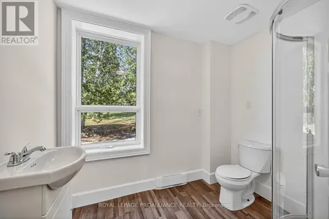 13 King Street Rideau Lakes ON K0E 1G0