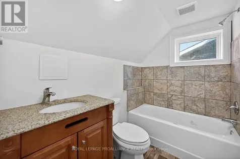13 King Street Rideau Lakes ON K0E 1G0