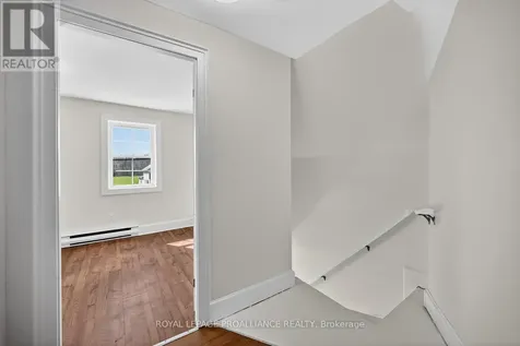 13 King Street Rideau Lakes ON K0E 1G0