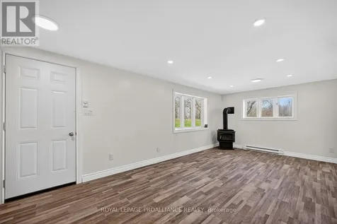 13 King Street Rideau Lakes ON K0E 1G0