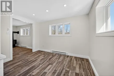 13 King Street Rideau Lakes ON K0E 1G0