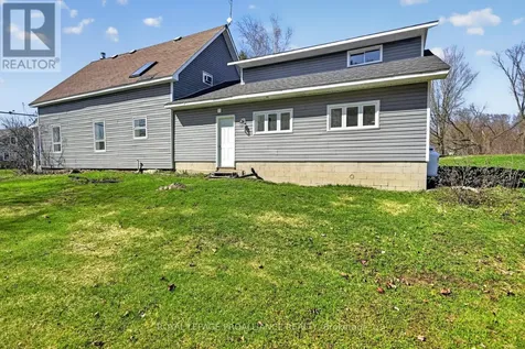 13 King Street Rideau Lakes ON K0E 1G0